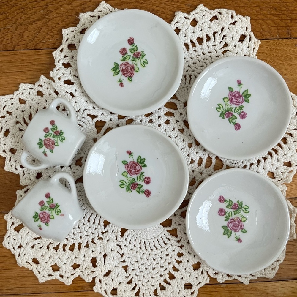 Vintage Child’s Miniature China Play Tea Set Floral Made in Taiwan 12 Piece - Picture 11 of 13